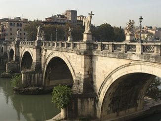 Engelenbrug over de Tiber in Rome.