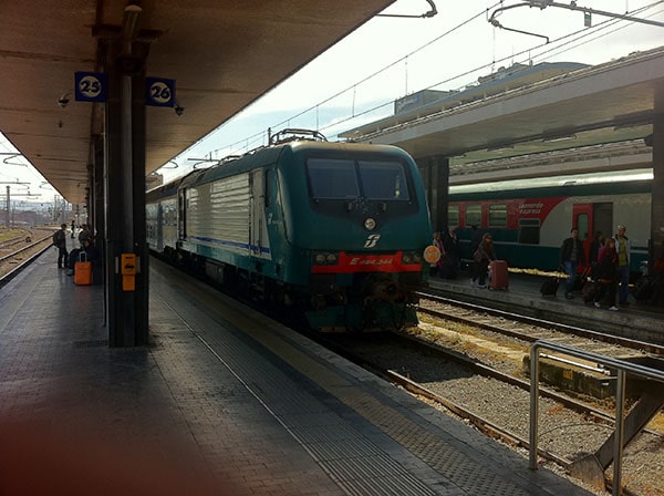 Leonardo-express-station-termini-rome-1